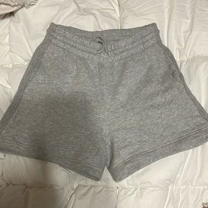 Aritzia TNA cozy boyfriend sweatshorts